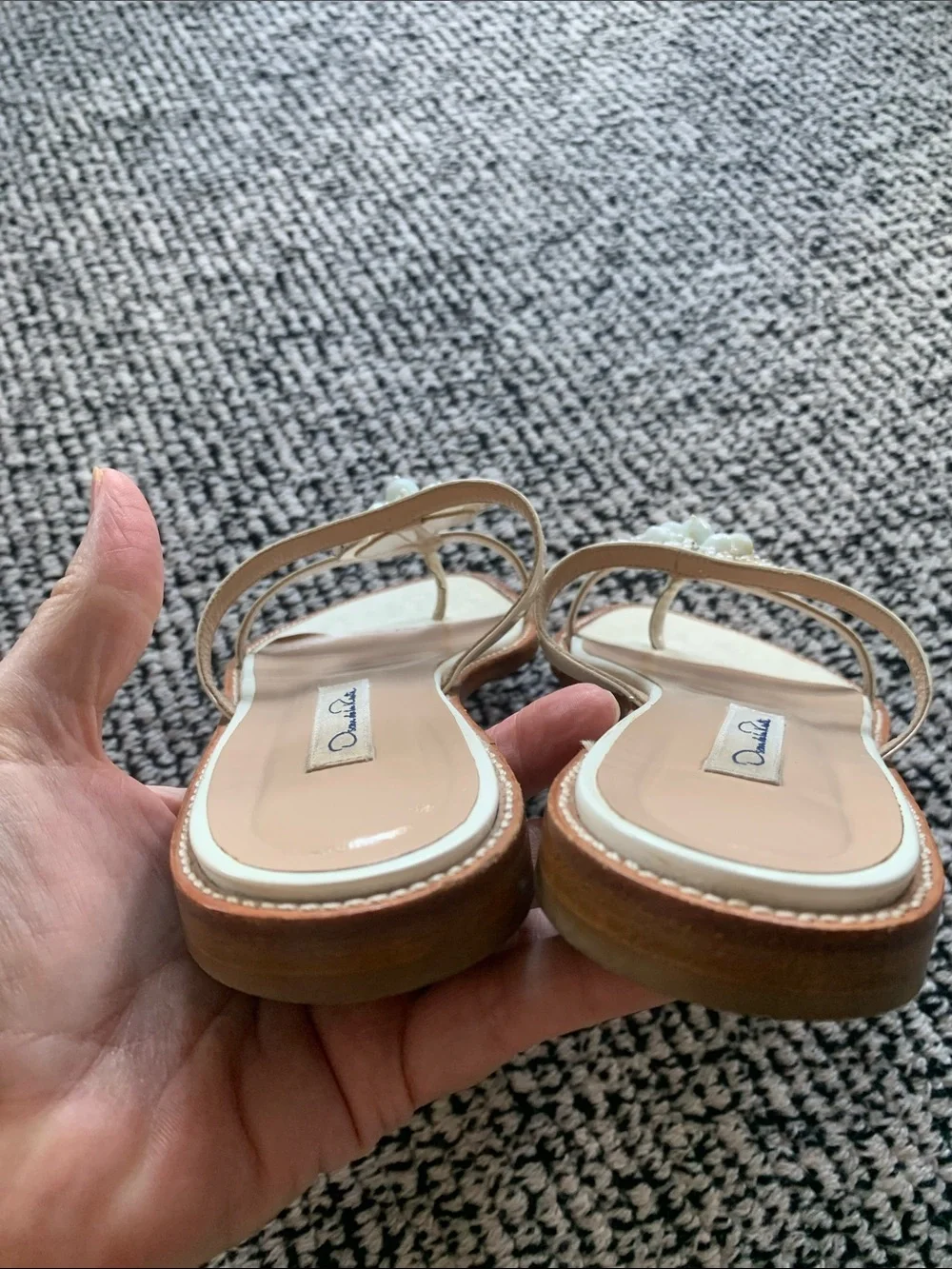 Oscar de la Renta chic slides